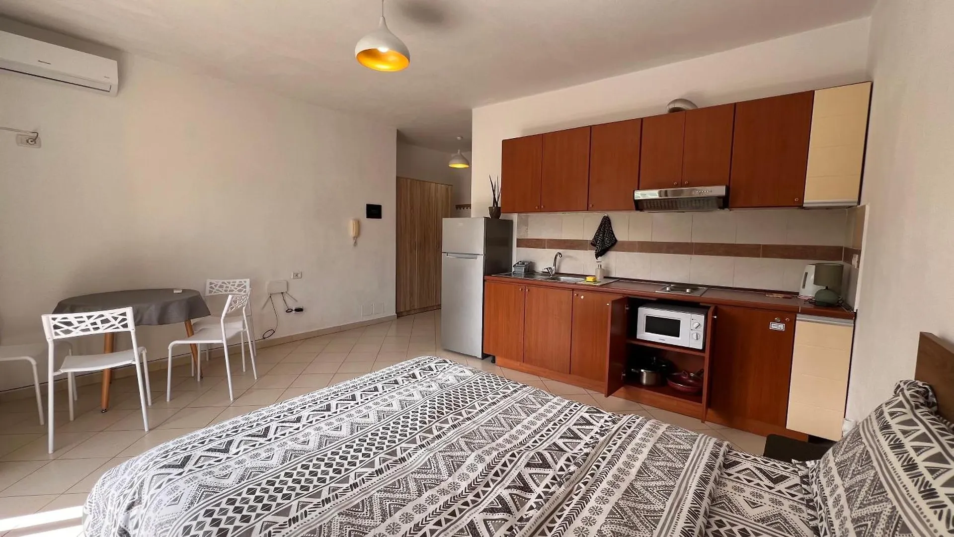Kate Apartment Дуррес 0*,  Албания